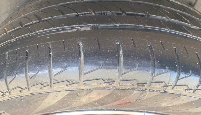 2021 Maruti S Cross SIGMA 1.5, Petrol, Manual, 36,559 km, Left Rear Tyre Tread