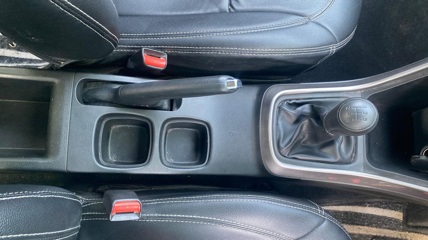 2021 Maruti S Cross SIGMA 1.5, Petrol, Manual, 36,559 km, Gear Lever