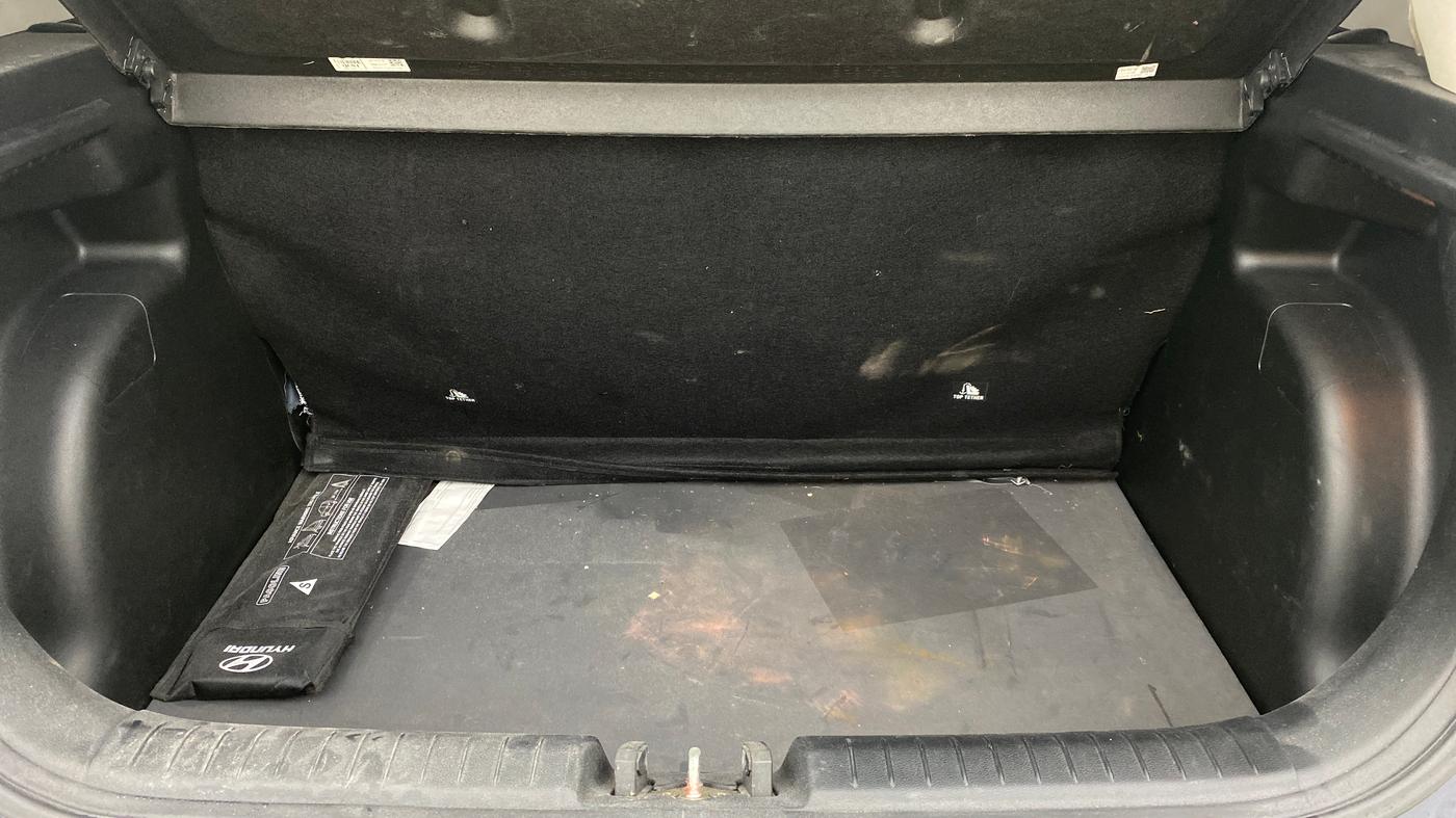 2021 Hyundai VENUE S+ 1.2, Petrol, Manual, 23,851 km, Boot Inside