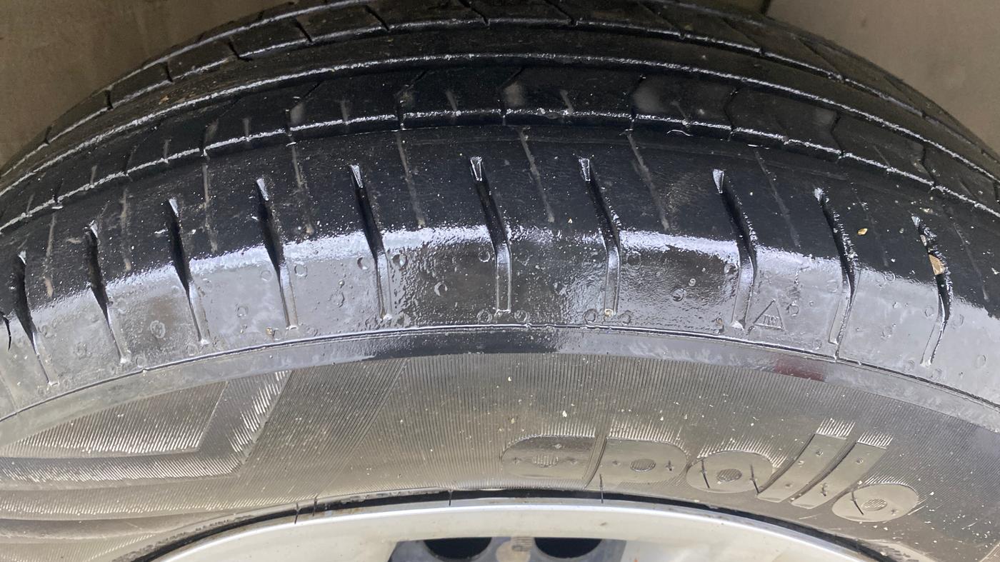 2021 Hyundai VENUE S+ 1.2, Petrol, Manual, 23,851 km, Right Front Tyre Tread