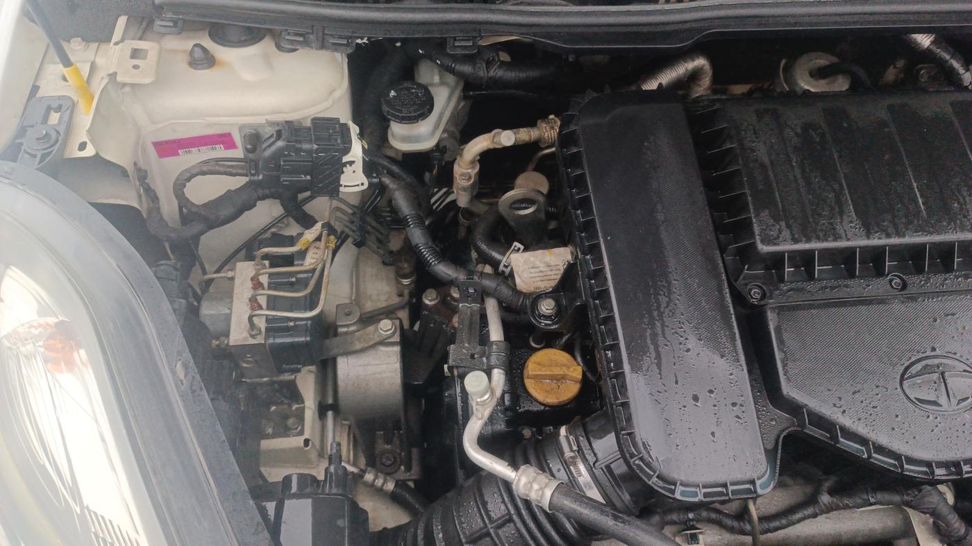 2018 Tata NEXON XM DIESEL, Diesel, Manual, 97,923 km, Engine View - Right