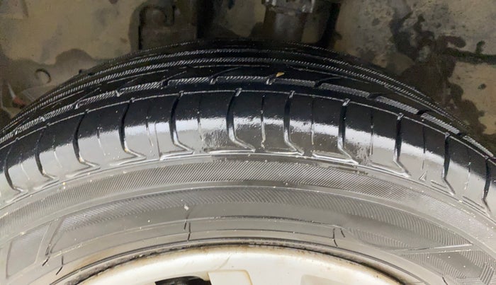 2018 Renault Kwid RXT 1.0, Petrol, Manual, 1,111 km, Left Front Tyre Tread