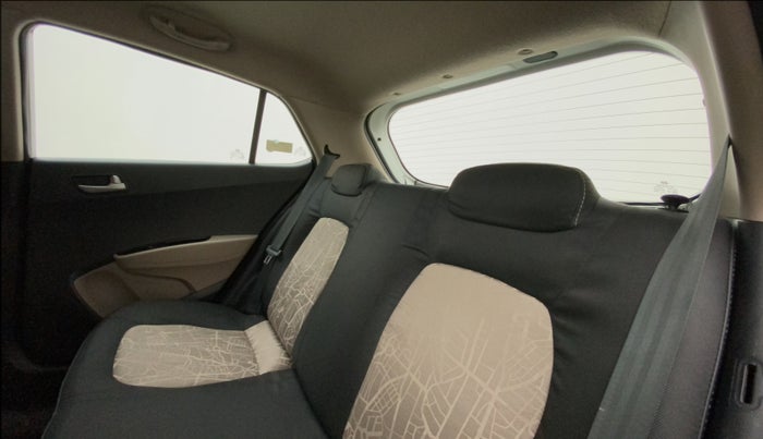 2015 Hyundai Grand i10 SPORTZ 1.2 KAPPA VTVT, Petrol, Manual, 60,691 km, Right Side Rear Door Cabin