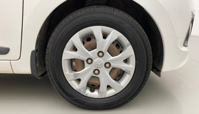 2015 Hyundai Grand i10 SPORTZ 1.2 KAPPA VTVT, Petrol, Manual, 60,691 km, Right Front Wheel