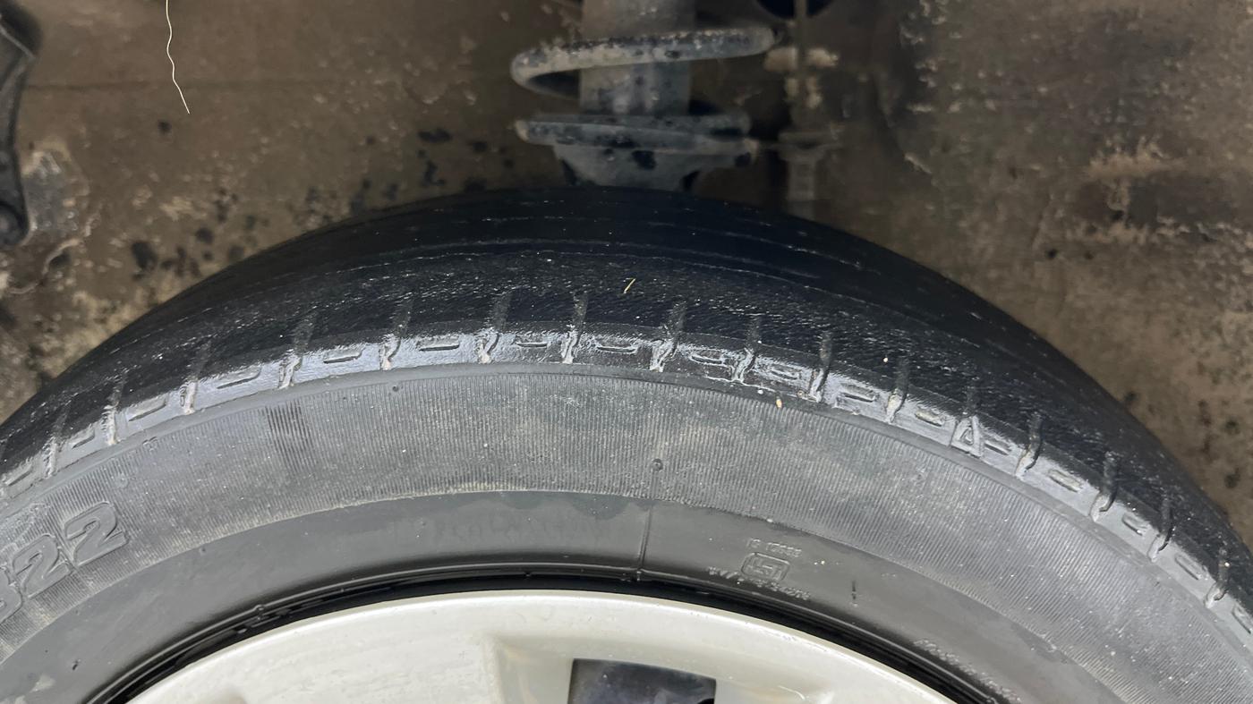2018 Maruti Alto K10 VXI (O) AMT, Petrol, Automatic, 13,630 km, Left Front Tyre Tread