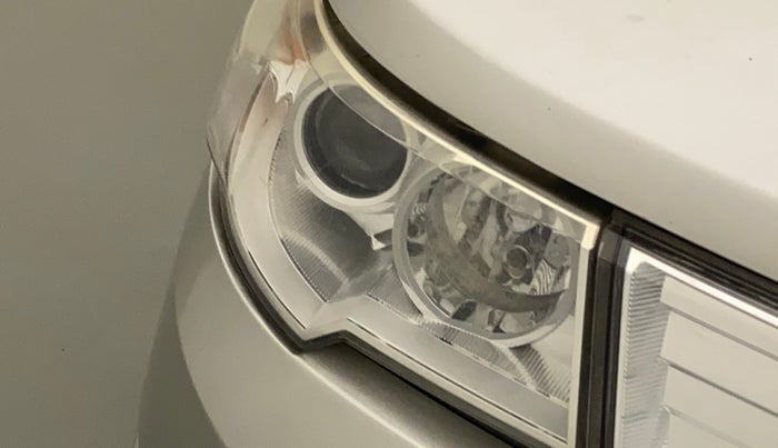 2013 Maruti Wagon R Stingray VXI, Petrol, Manual, 35,954 km, Right headlight - Minor scratches