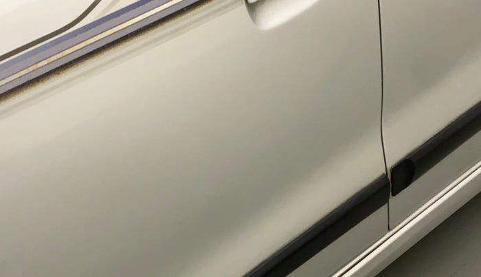 2013 Maruti Wagon R Stingray VXI, Petrol, Manual, 35,954 km, Front passenger door - Slightly dented