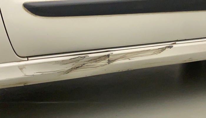 2013 Maruti Wagon R Stingray VXI, Petrol, Manual, 35,954 km, Left running board - Cladding has minor damage