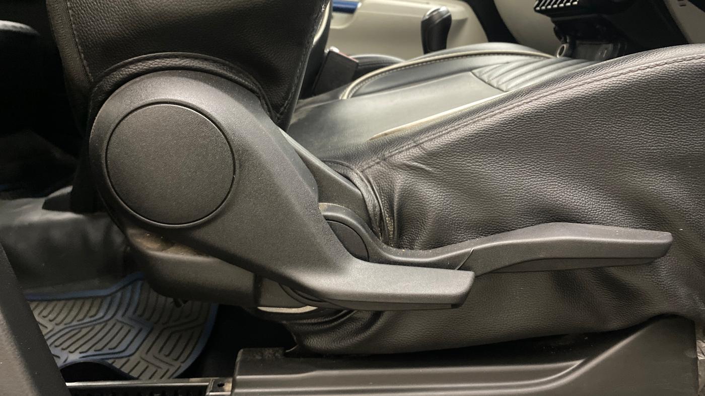 2023 Maruti IGNIS ALPHA 1.2, Petrol, Manual, 39,053 km, Driver Side Adjustment Panel