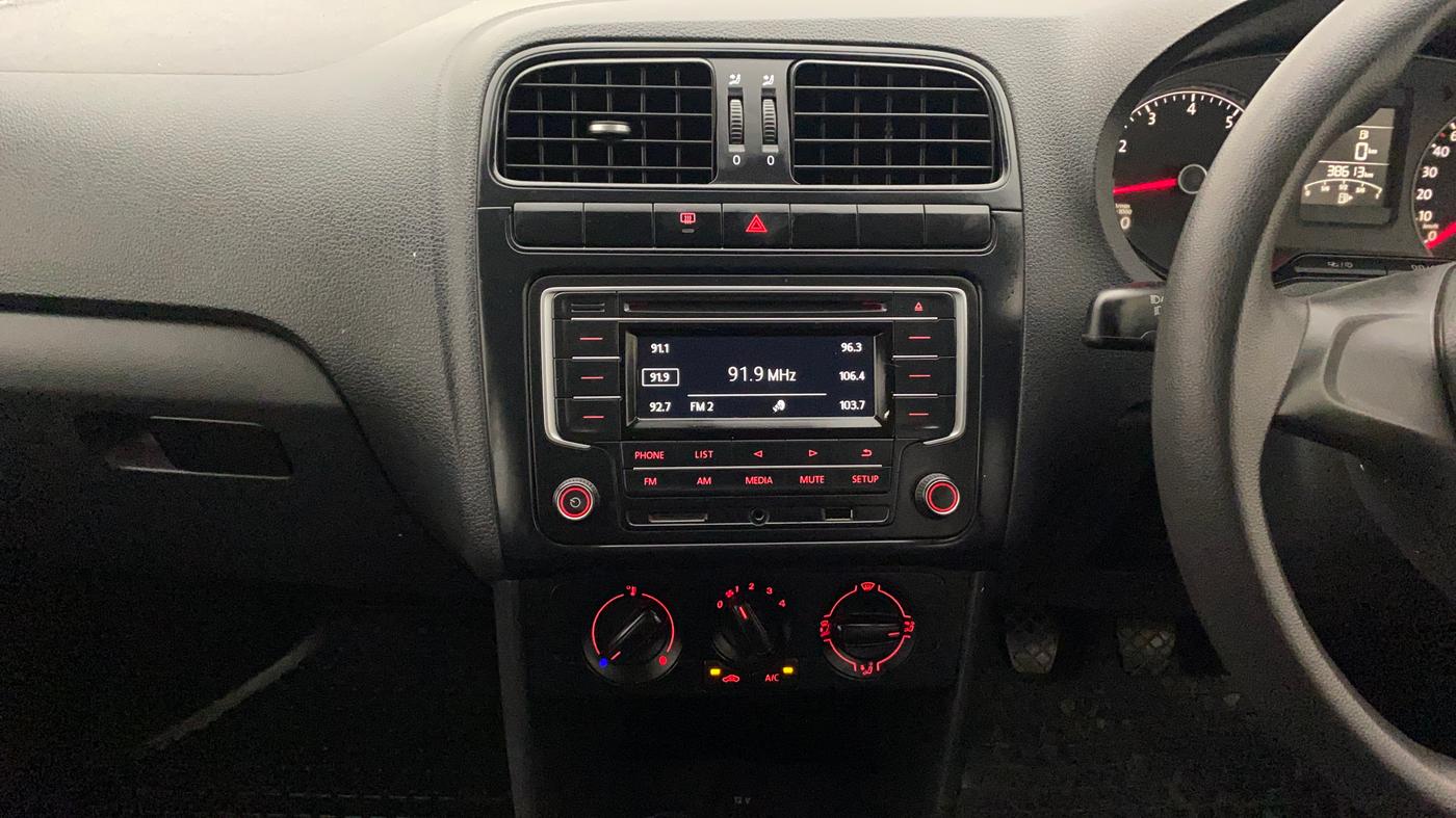 2017 Volkswagen Polo COMFORTLINE 1.2L, Petrol, Manual, 38,613 km, Air Conditioner