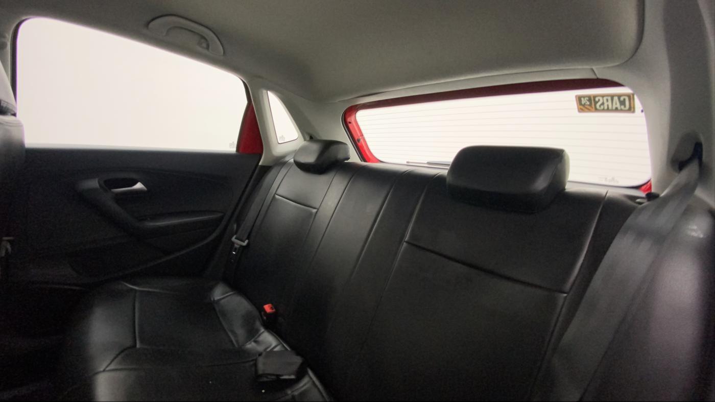 2017 Volkswagen Polo COMFORTLINE 1.2L, Petrol, Manual, 38,613 km, Right Side Rear Door Cabin