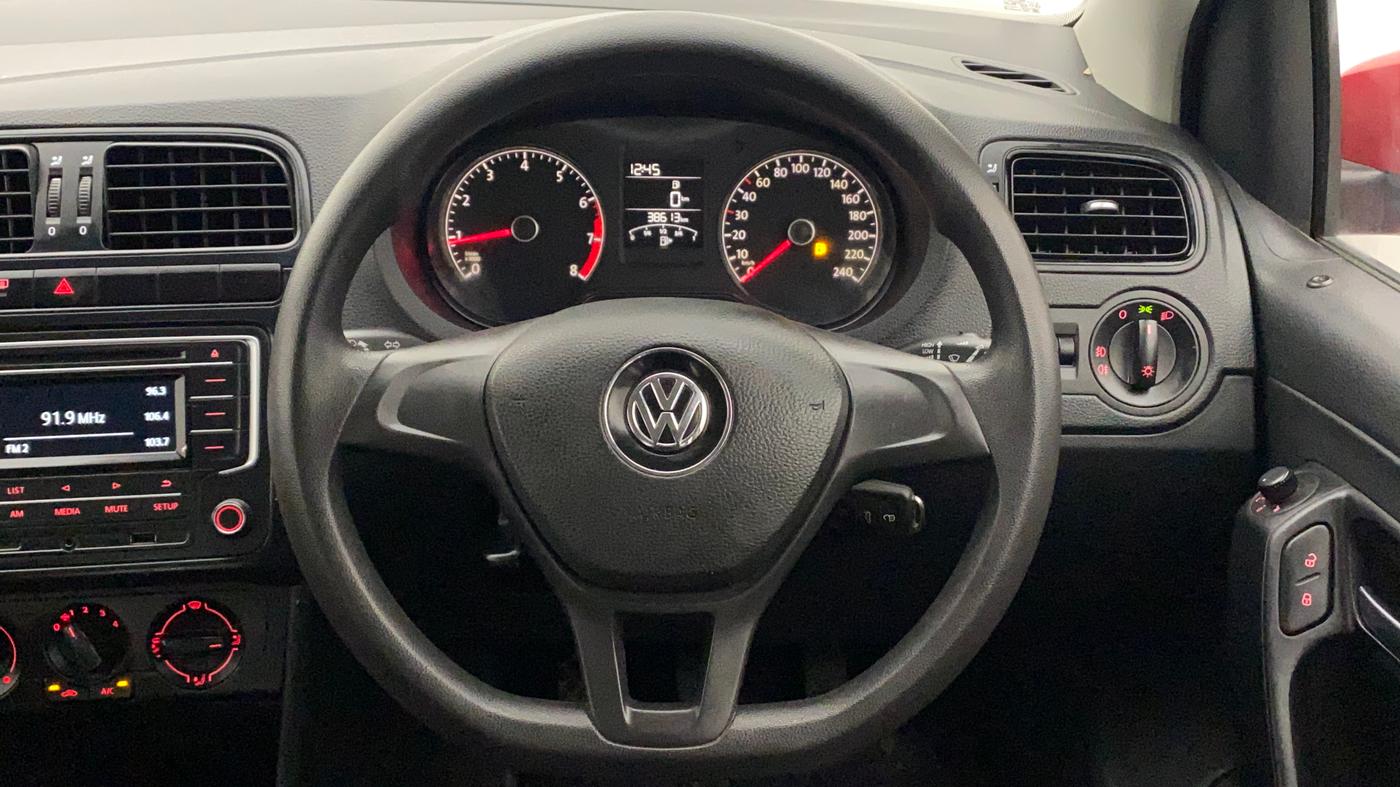 2017 Volkswagen Polo COMFORTLINE 1.2L, Petrol, Manual, 38,613 km, Steering Wheel Close Up