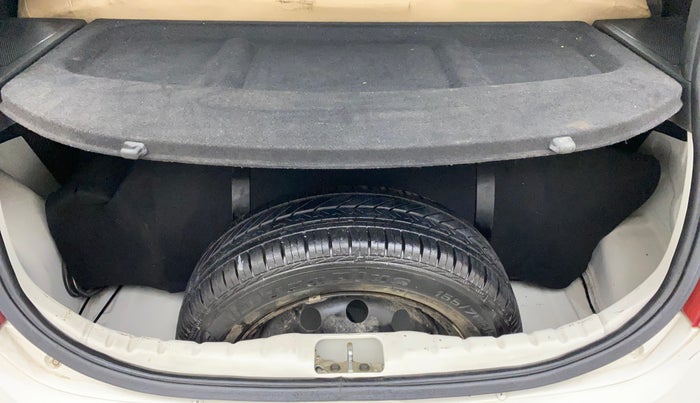 2018 Hyundai Eon SPORTZ, CNG, Manual, 44,968 km, Boot Inside