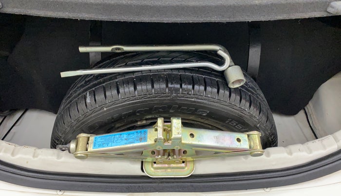 2018 Hyundai Eon SPORTZ, CNG, Manual, 44,968 km, Spare Tyre