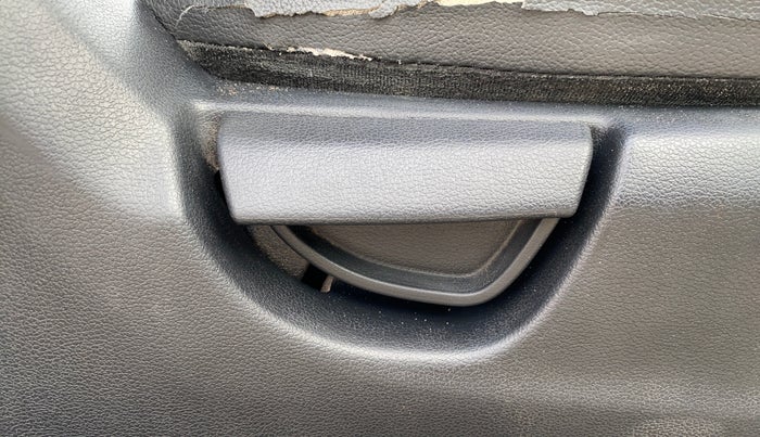 2020 Hyundai NEW SANTRO MAGNA, Petrol, Manual, 1,04,974 km, Driver Side Adjustment Panel
