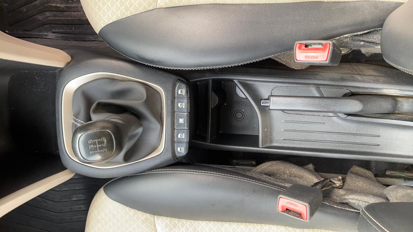 2020 Hyundai NEW SANTRO MAGNA, Petrol, Manual, 1,04,974 km, Gear Lever