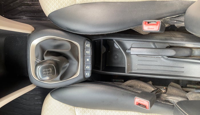 2020 Hyundai NEW SANTRO MAGNA, Petrol, Manual, 1,04,974 km, Gear Lever