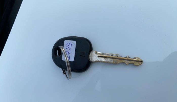 2020 Hyundai NEW SANTRO MAGNA, Petrol, Manual, 1,04,974 km, Key Close Up