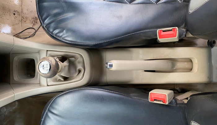 2016 Maruti Swift Dzire VDI, Diesel, Manual, 1,17,600 km, Gear Lever