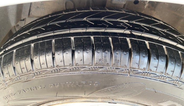 2016 Maruti Swift Dzire VDI, Diesel, Manual, 1,17,600 km, Left Front Tyre Tread