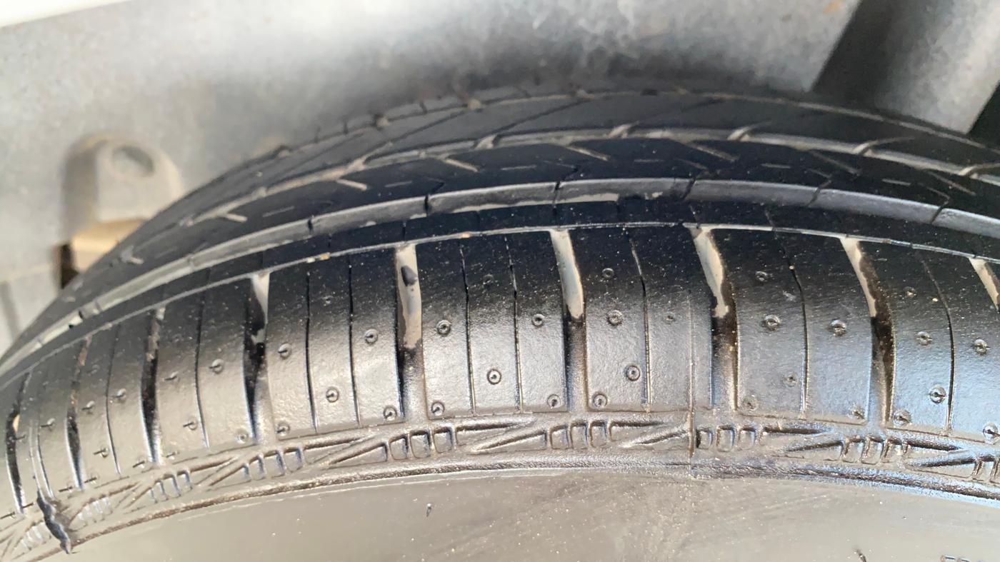 2016 Maruti Swift Dzire VDI, Diesel, Manual, 1,17,646 km, Left Rear Tyre Tread