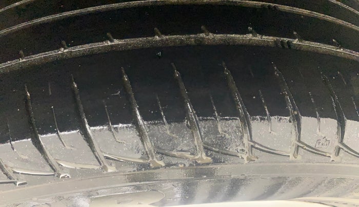 2017 Renault Duster RXL PETROL, Petrol, Manual, 47,171 km, Left Rear Tyre Tread