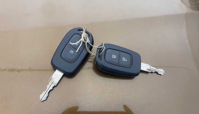 2017 Renault Duster RXL PETROL, Petrol, Manual, 47,171 km, Key Close Up