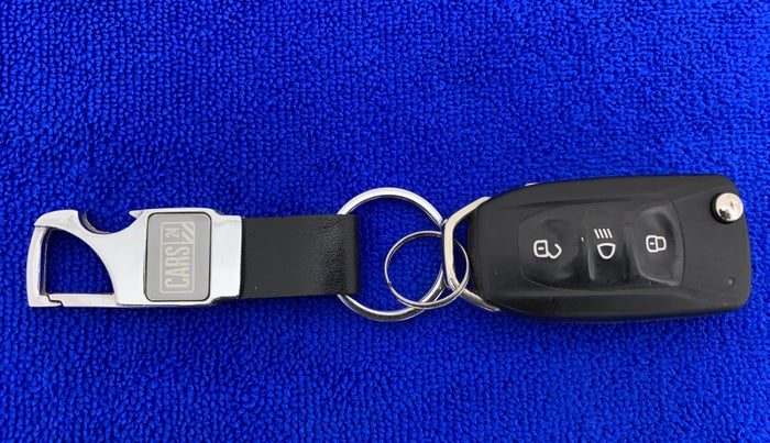2017 Tata NEXON XM DIESEL, Diesel, Manual, 88,214 km, Key Close Up