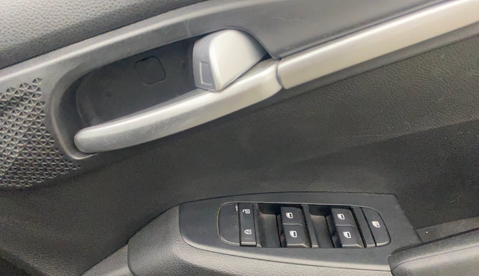 2021 KIA SELTOS HTE 1.5 PETROL, Petrol, Manual, 18,271 km, Driver Side Door Panels Control