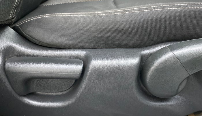 2018 Honda WR-V 1.5 i-DTEC VX MT, Diesel, Manual, 50,574 km, Driver Side Adjustment Panel