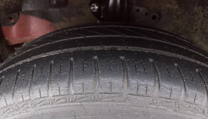 2015 Honda Brio S MT, Petrol, Manual, 52,577 km, Left Front Tyre Tread