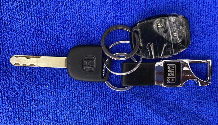 2015 Honda Brio S MT, Petrol, Manual, 52,577 km, Key Close Up