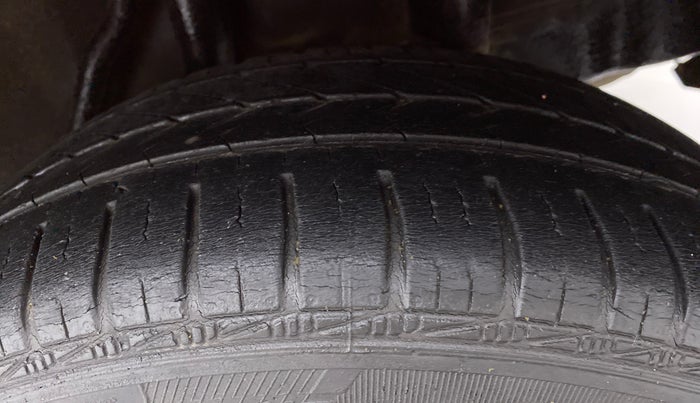 2015 Honda Brio S MT, Petrol, Manual, 52,577 km, Left Rear Tyre Tread