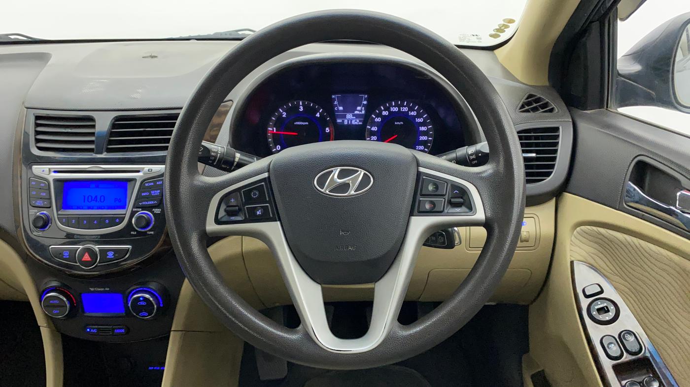 2014 Hyundai Verna FLUIDIC 1.6 CRDI SX, Diesel, Manual, 81,324 km, Steering Wheel Close Up