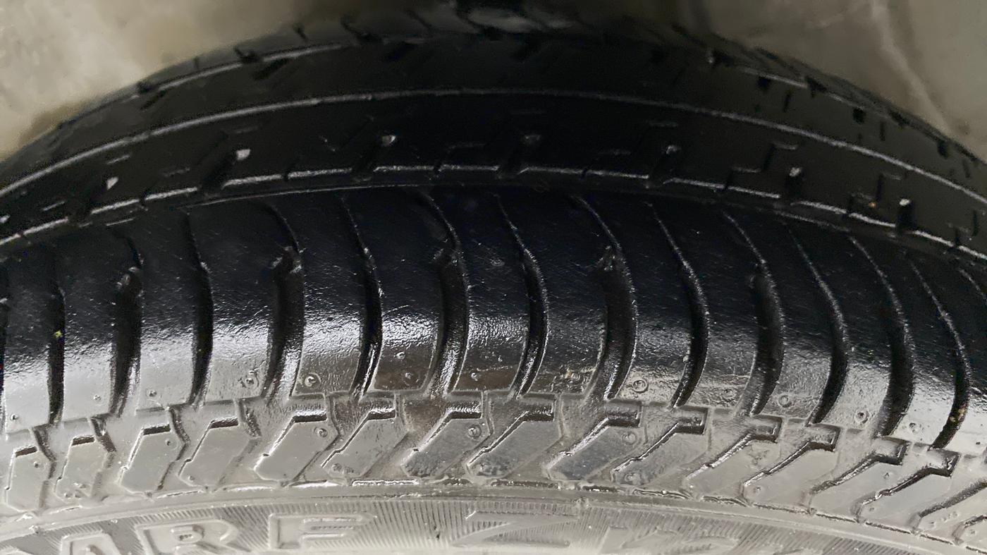 2018 Maruti Alto K10 VXI P, Petrol, Manual, 56,489 km, Left Front Tyre Tread