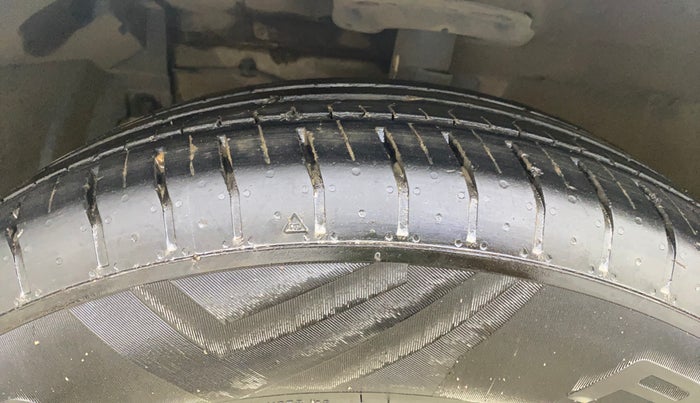 2012 Maruti Ertiga ZXI, Petrol, Manual, 1,35,791 km, Left Front Tyre Tread
