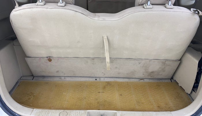 2012 Maruti Ertiga ZXI, Petrol, Manual, 1,35,791 km, Boot Inside