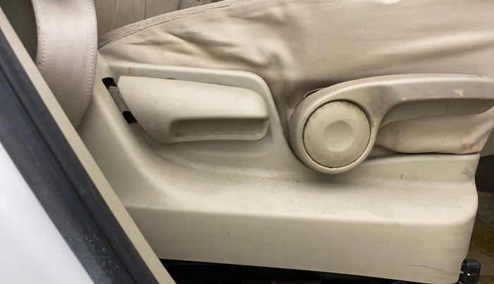 2012 Maruti Ertiga ZXI, Petrol, Manual, 1,35,791 km, Driver Side Adjustment Panel