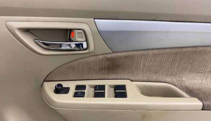 2012 Maruti Ertiga ZXI, Petrol, Manual, 1,35,791 km, Driver Side Door Panels Control