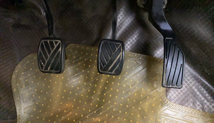 2012 Maruti Ertiga ZXI, Petrol, Manual, 1,35,791 km, Pedals