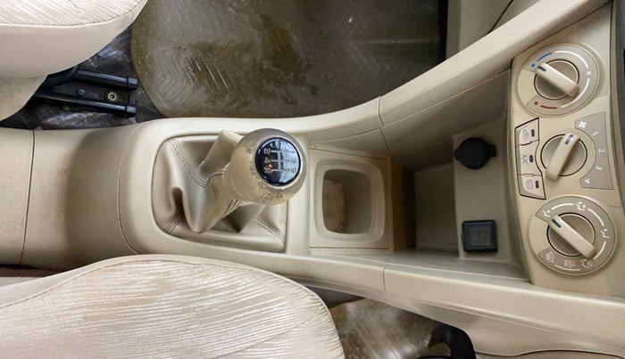2012 Maruti Ertiga ZXI, Petrol, Manual, 1,35,791 km, Gear Lever
