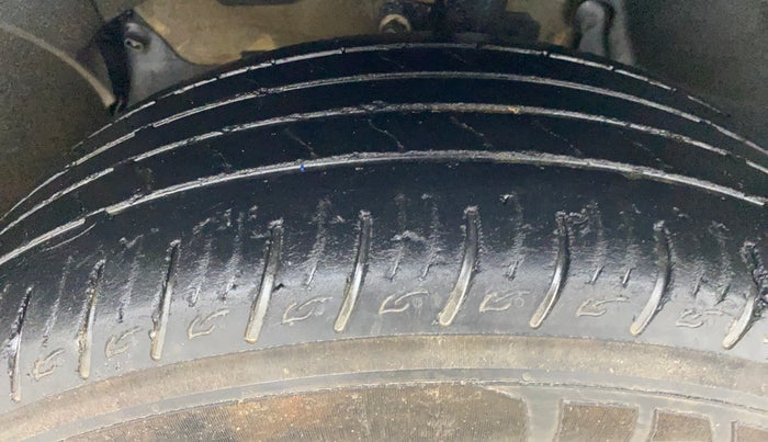 2014 Renault Duster 85 PS RXL DIESEL (OPT), Diesel, Manual, 80,636 km, Left Front Tyre Tread
