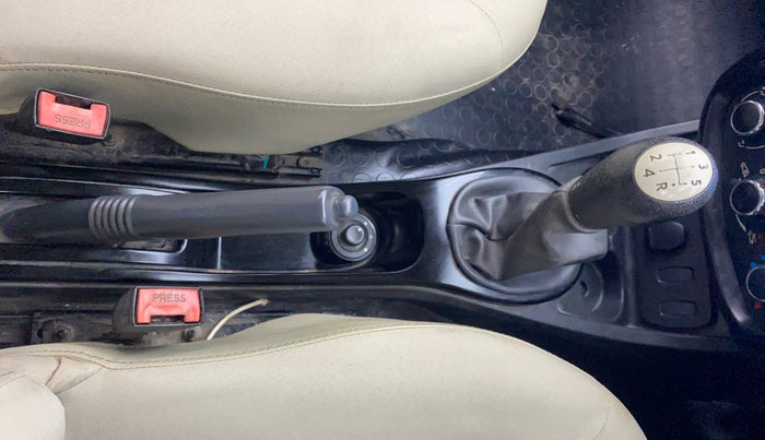 2014 Renault Duster 85 PS RXL DIESEL (OPT), Diesel, Manual, 80,636 km, Gear Lever
