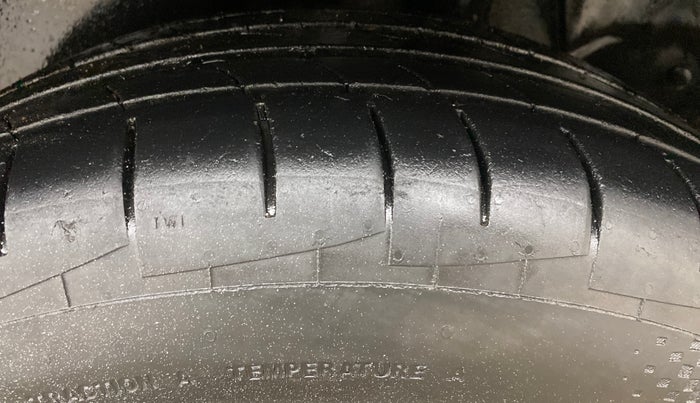 2016 Hyundai Creta SX 1.6 DIESEL, Diesel, Manual, 42,787 km, Left Rear Tyre Tread