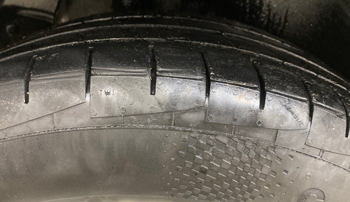 2016 Hyundai Creta SX 1.6 DIESEL, Diesel, Manual, 42,787 km, Right Rear Tyre Tread