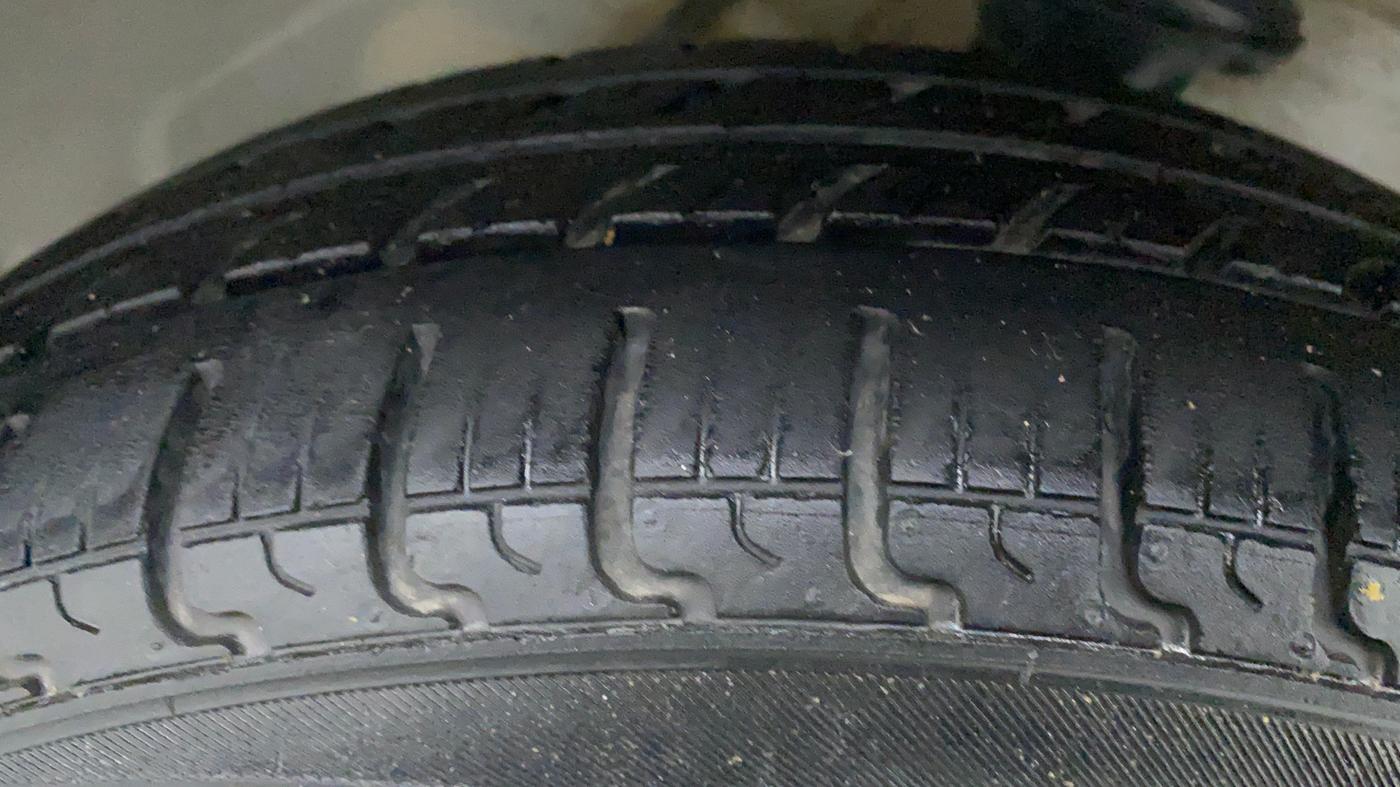 2018 Maruti Alto K10 VXI P, Petrol, Manual, 42,634 km, Right Front Tyre Tread