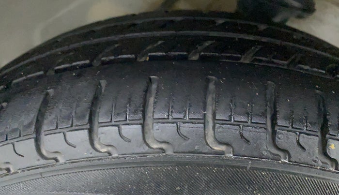 2018 Maruti Alto K10 VXI P, Petrol, Manual, 42,634 km, Right Front Tyre Tread