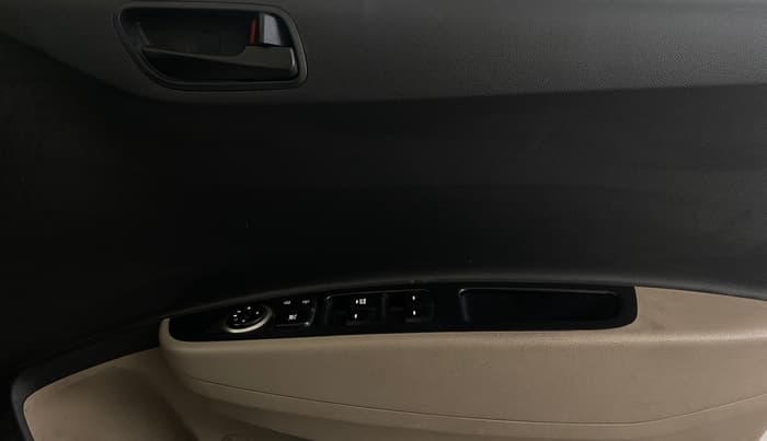 2019 Hyundai Grand i10 MAGNA 1.2 KAPPA VTVT, Petrol, Manual, 35,689 km, Driver Side Door Panels Control