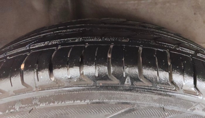 2019 Honda Jazz 1.2L I-VTEC VX CVT, Petrol, Automatic, 1,06,077 km, Right Rear Tyre Tread