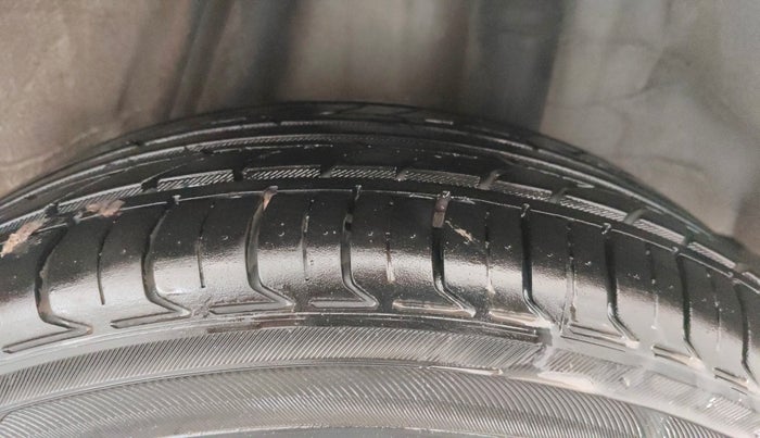 2019 Honda Jazz 1.2L I-VTEC VX CVT, Petrol, Automatic, 1,06,077 km, Left Rear Tyre Tread